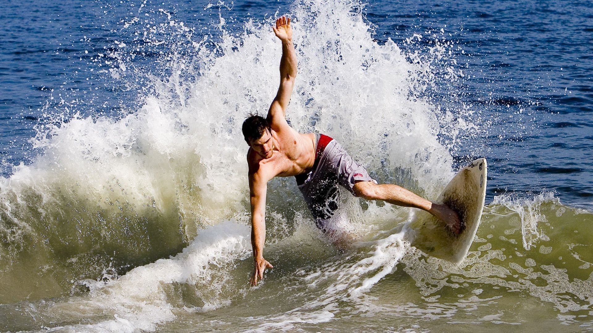 中国足球青训体系人才输送链条不断完善，中国足球青训发展